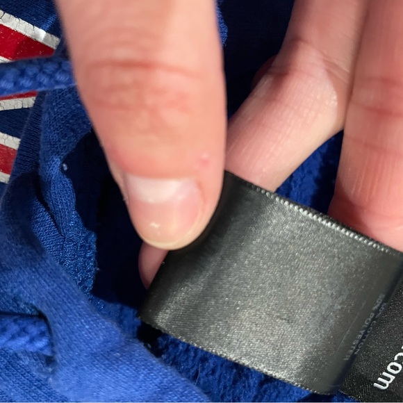 Kansas hoodie vintage and starting to peel - Picture 5 of 8